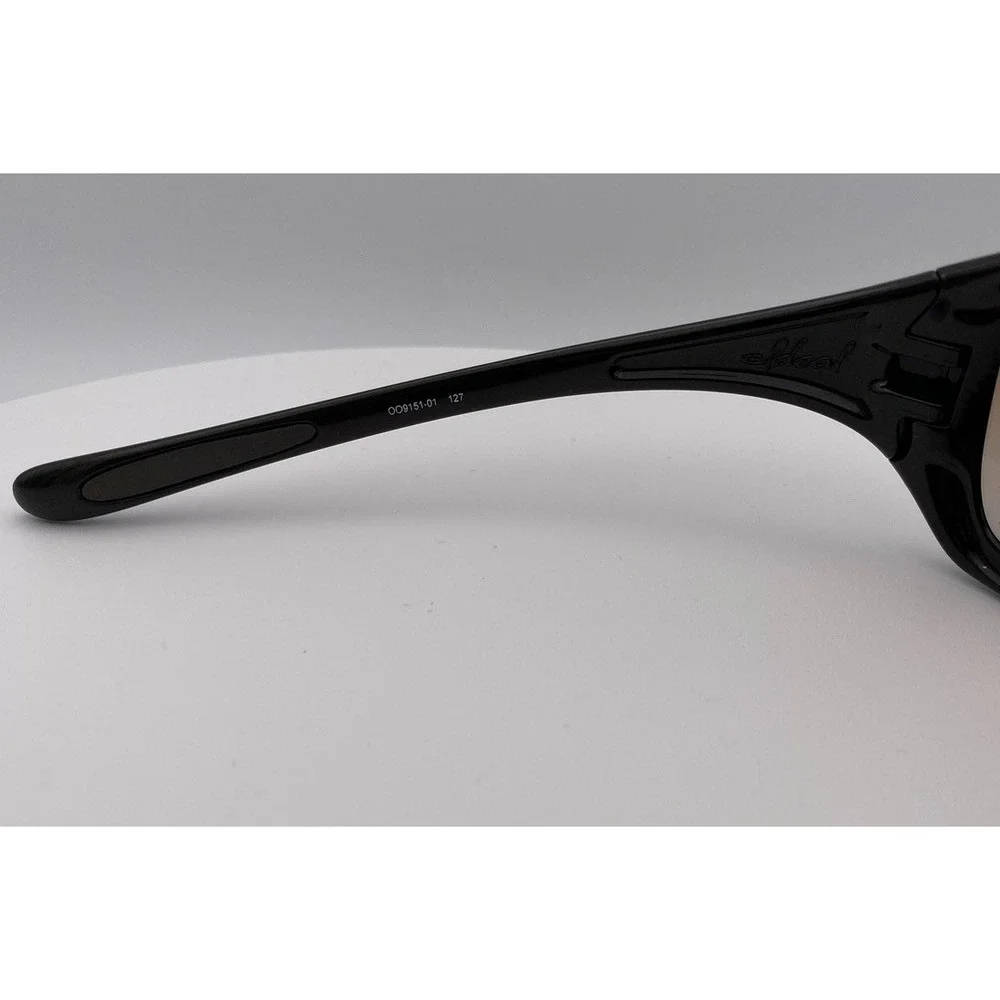 Oakley model ideal